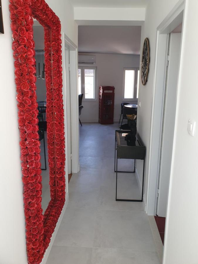 Infresh Holiday House ชิเบนิก ภายนอก รูปภาพ